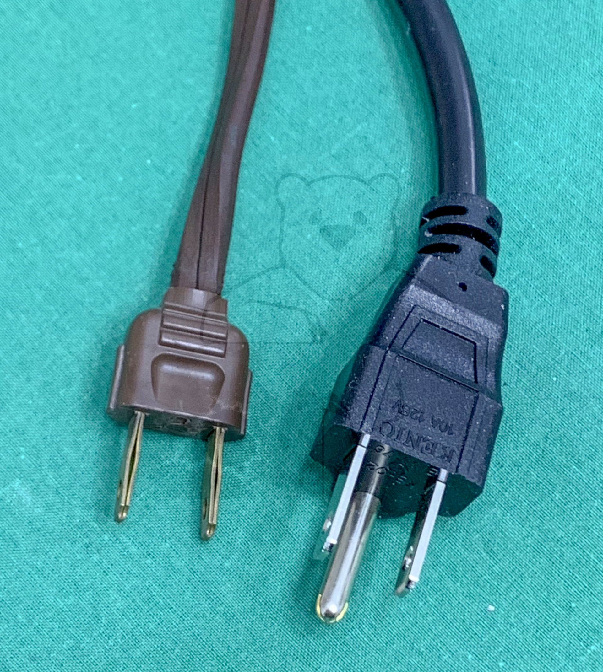 Fisher 500-C - Original und neuer Netzstecker